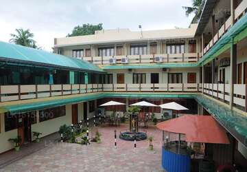Gnanams Hotel, Jaffna