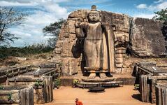 Nachbildung der Avukana-Buddha-Statue