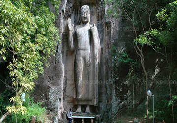Sasseruwa Buddha Statue
