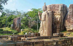 Aukana-Buddha-Statue